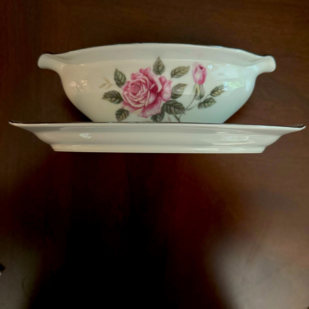 Noritake gravy boat